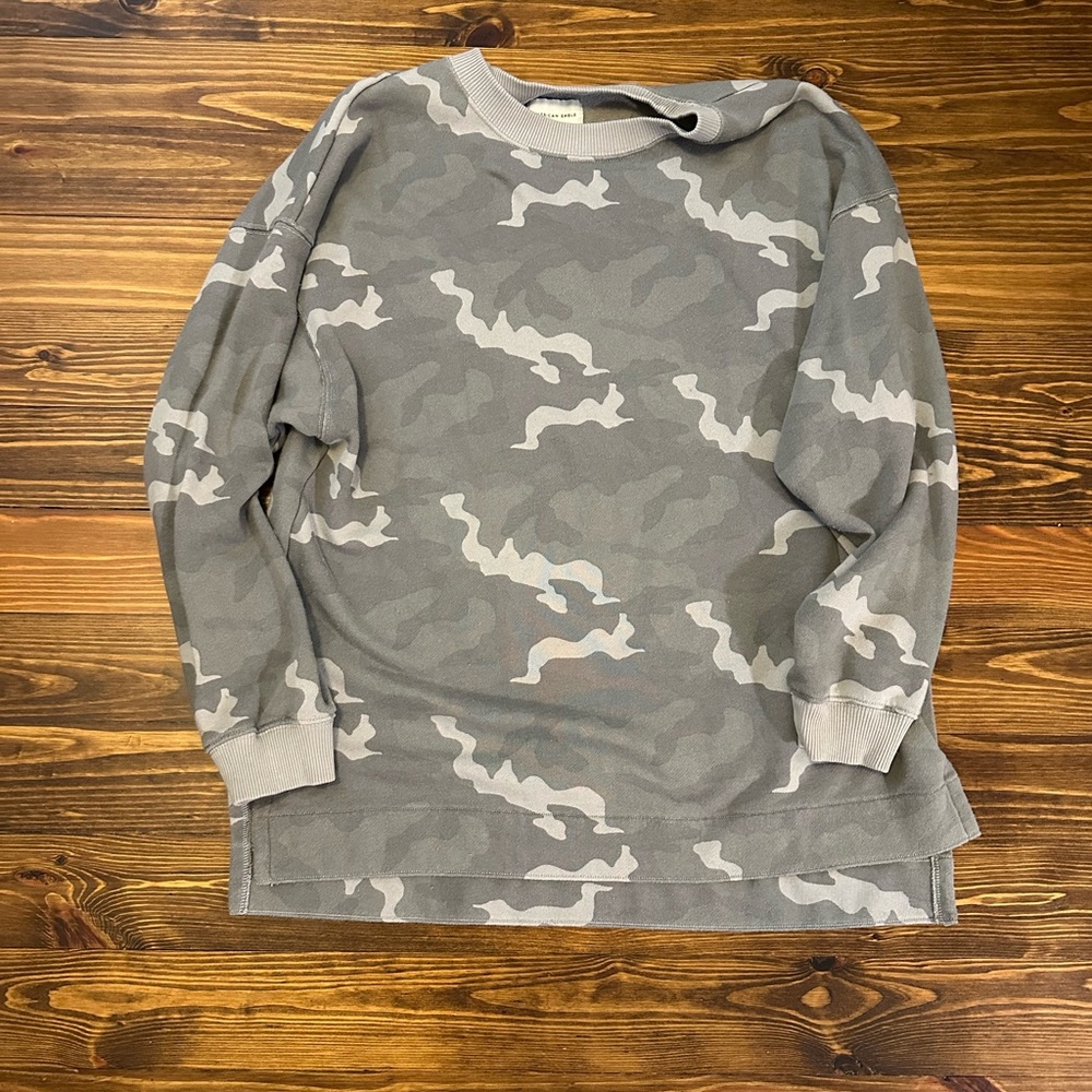 American Eagle Outfitters Gray Camouflage jegging fit sweatshirt small